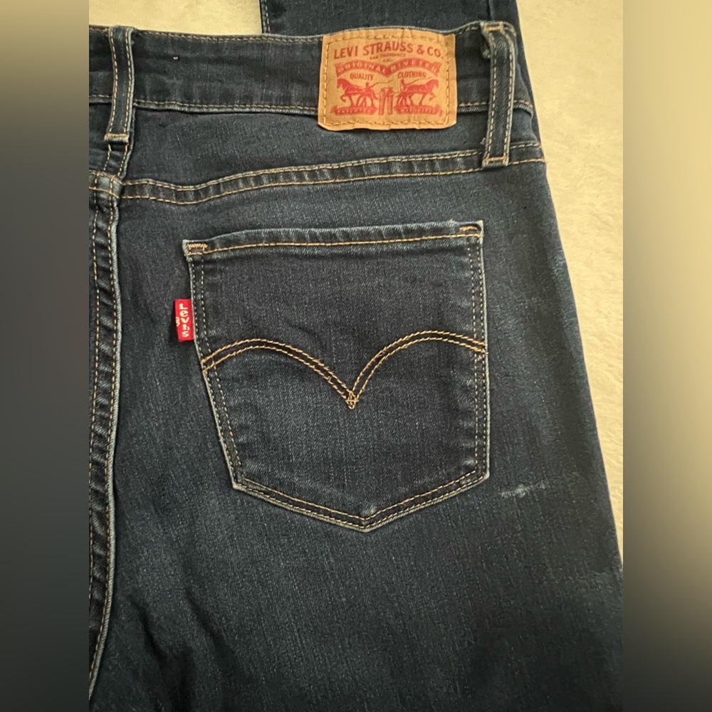 Levi's Blue 711 Skinny Jeans with Modern Stretch Fit, Size 28 - Picture 11 of 11